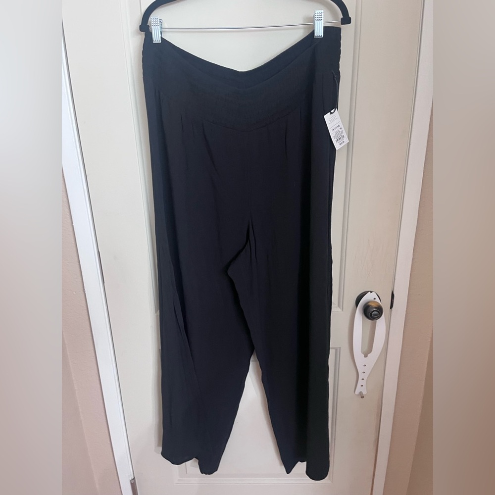 Shade & Shore Black Wide-Leg Pants - Picture 2 of 5